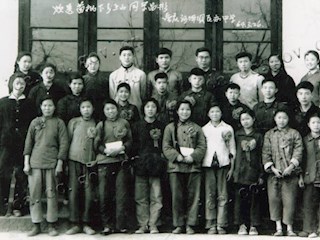 重庆沙坪坝民办中学欢送下乡知青