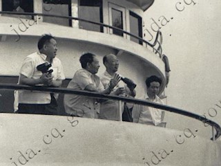 1982年6月18日，胡耀邦总书记向长航总局负责同志了解长江航运情况